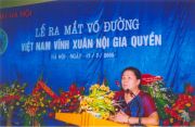 VS Nguyễn Thị Bích Vân (sư tỷ của VS Nguyễn Ngọc Nội) phát biểu chúc mừng VĐ